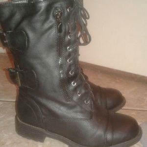 Combat boots